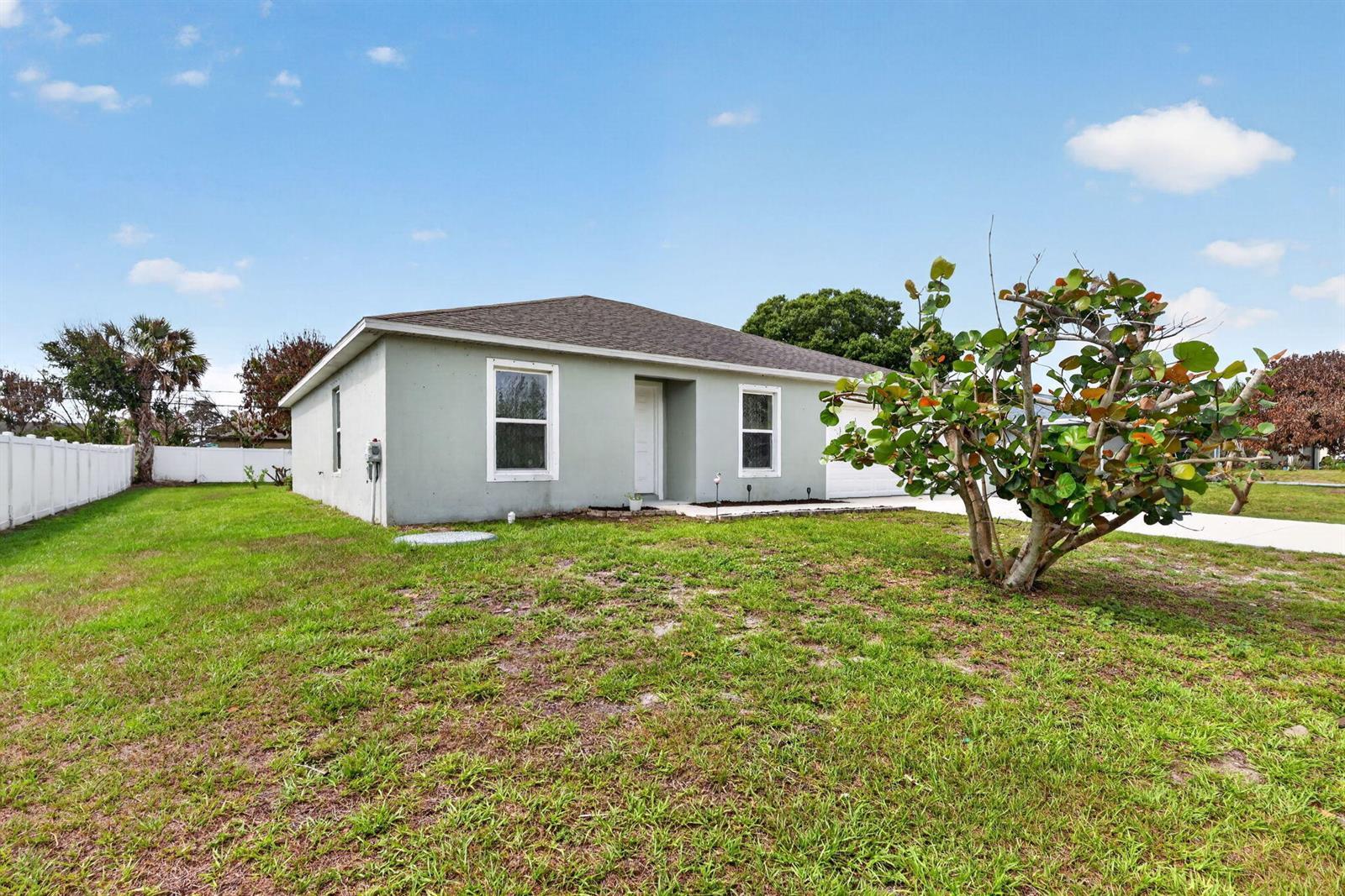 330 SE Huron Terrace, Port St. Lucie FL 34983 photo 4