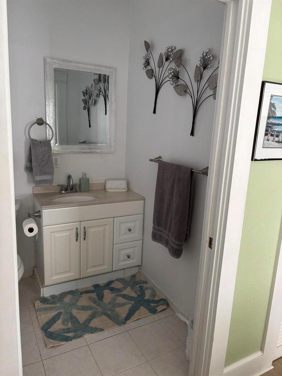 808 Kanuga Drive, West Palm Beach FL 33401 photo 2