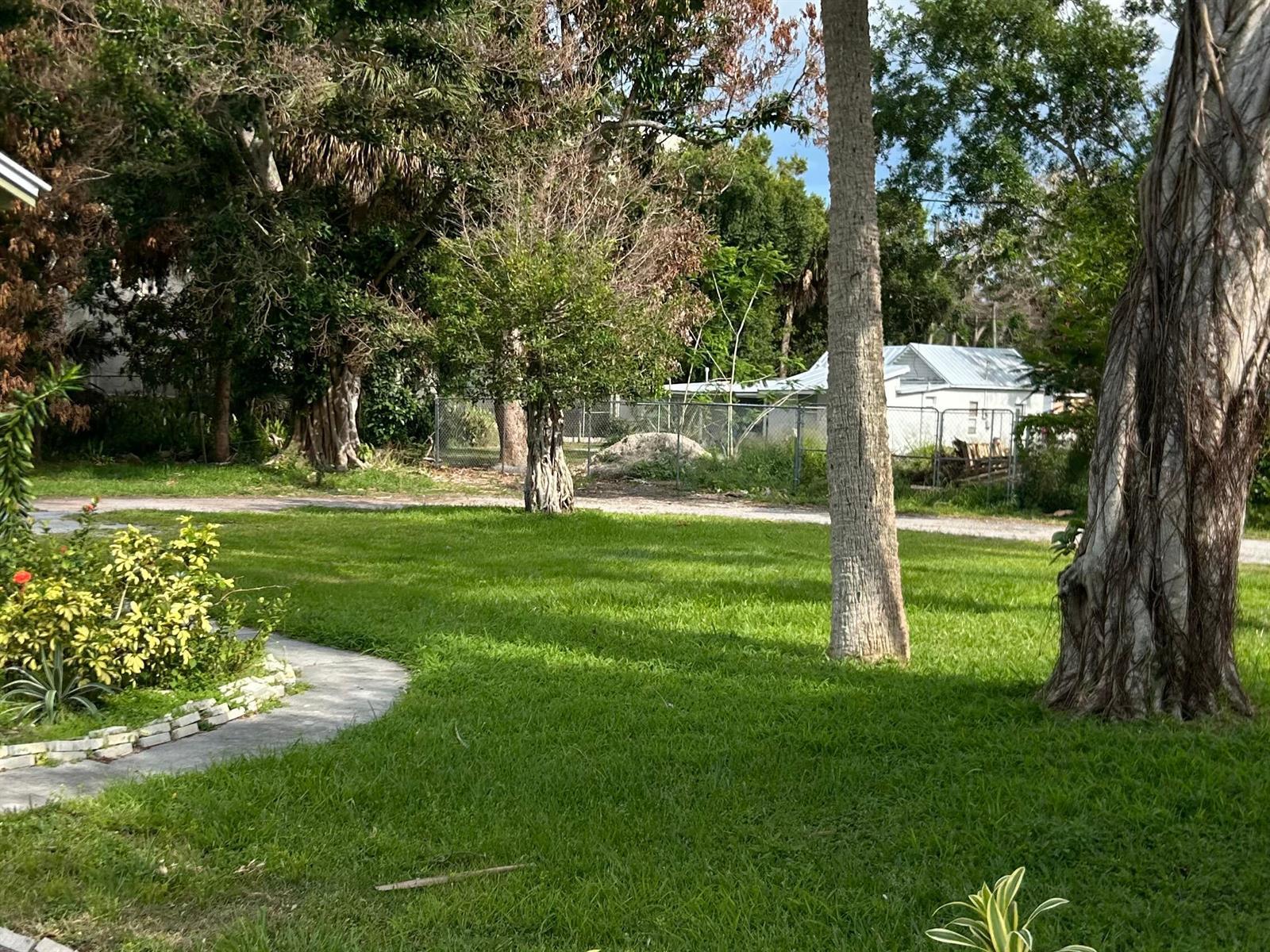 308 S 8th Street, Fort Pierce FL 34950 photo 2