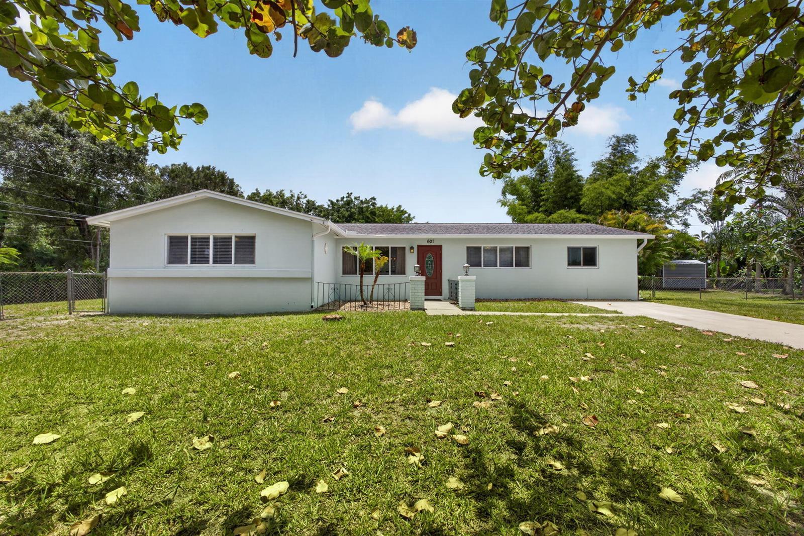 601 Evelyn Court, West Palm Beach FL 33413 photo 4