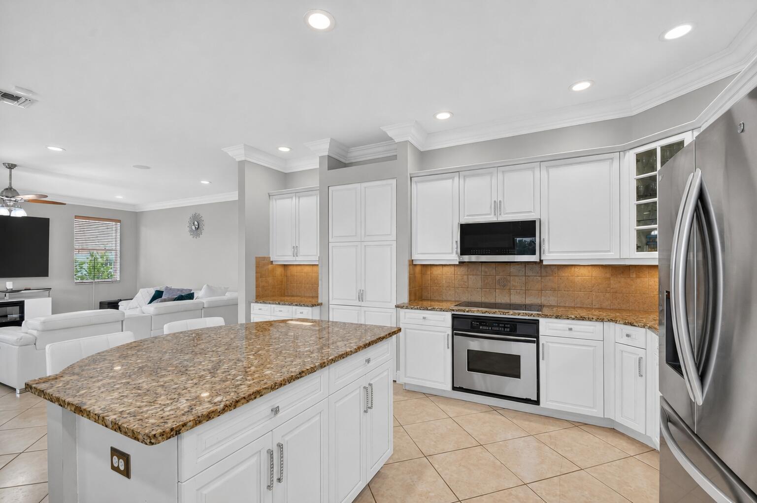 2214 Ridgewood Circle, Royal Palm Beach FL 33411 photo 3