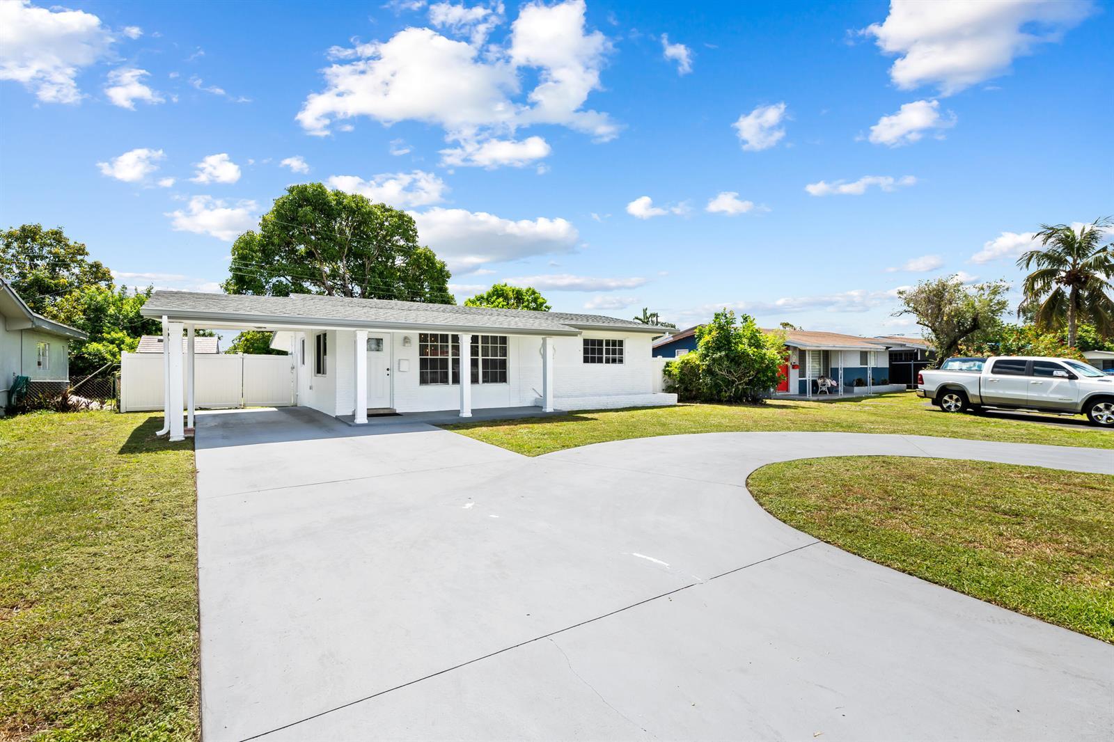 2411 Gulfstream Drive, Miramar FL 33023 photo 2