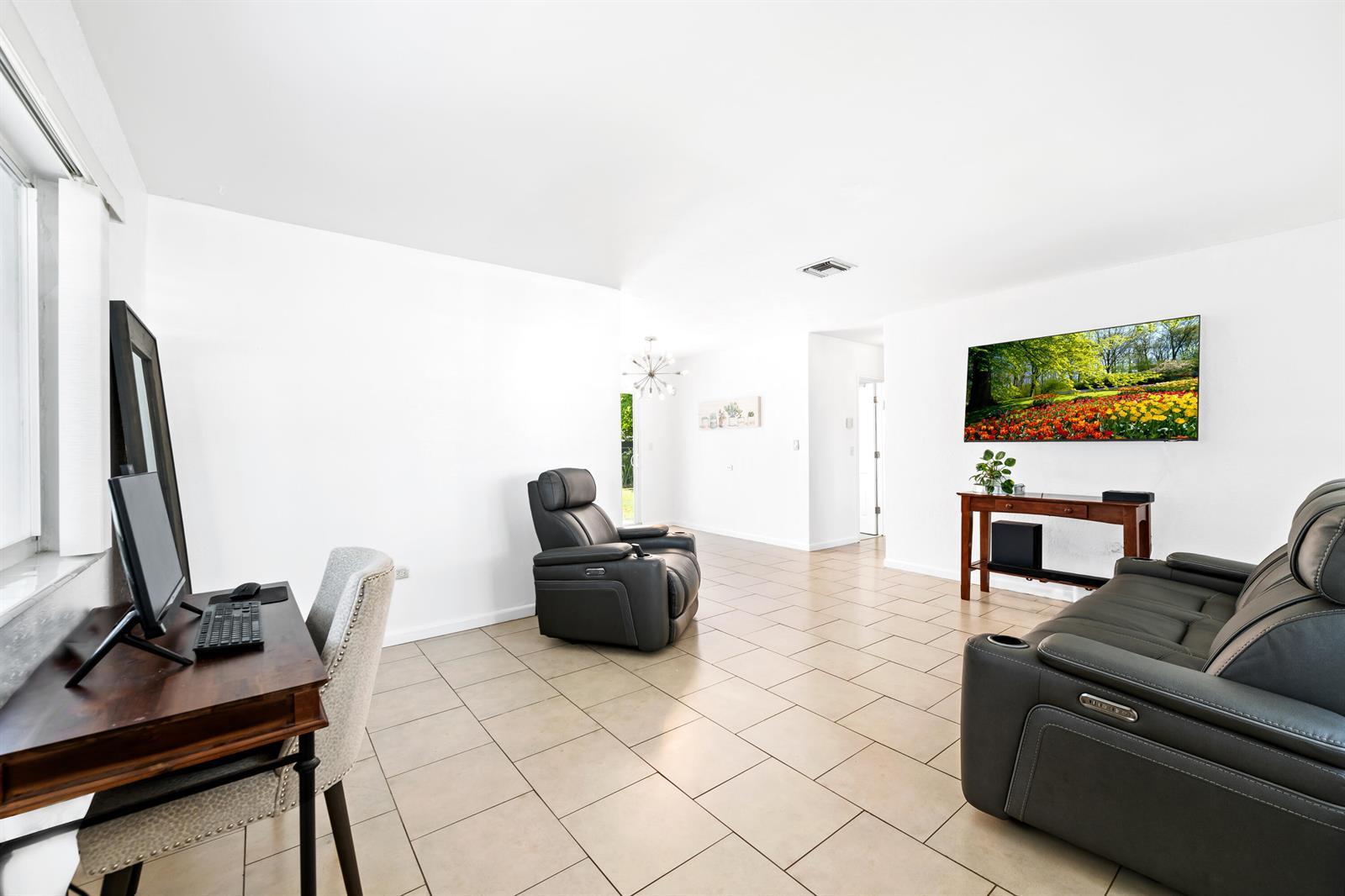 2411 Gulfstream Drive, Miramar FL 33023 photo 4