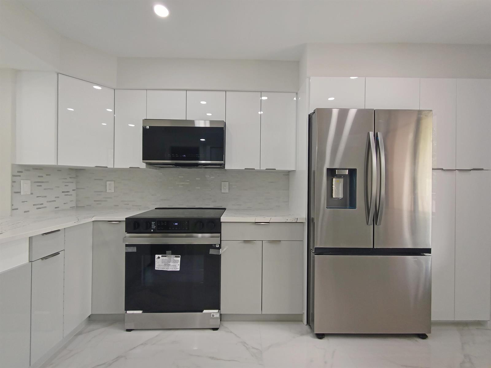 7280 Amberly Lane # 207, Delray Beach FL 33446