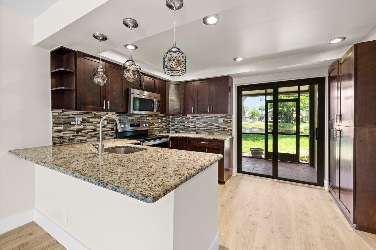 28 Wimbledon Lake Drive # 222, Plantation FL 33324 photo 2