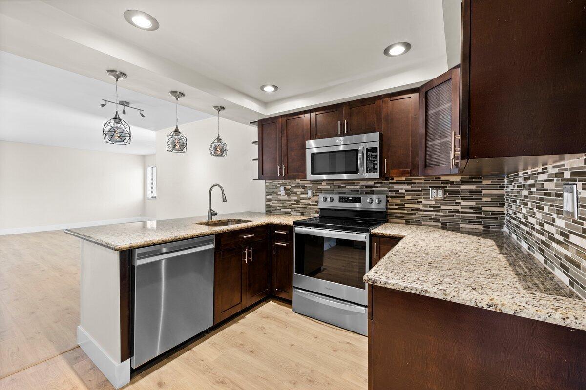28 Wimbledon Lake Drive # 222, Plantation FL 33324 photo 3