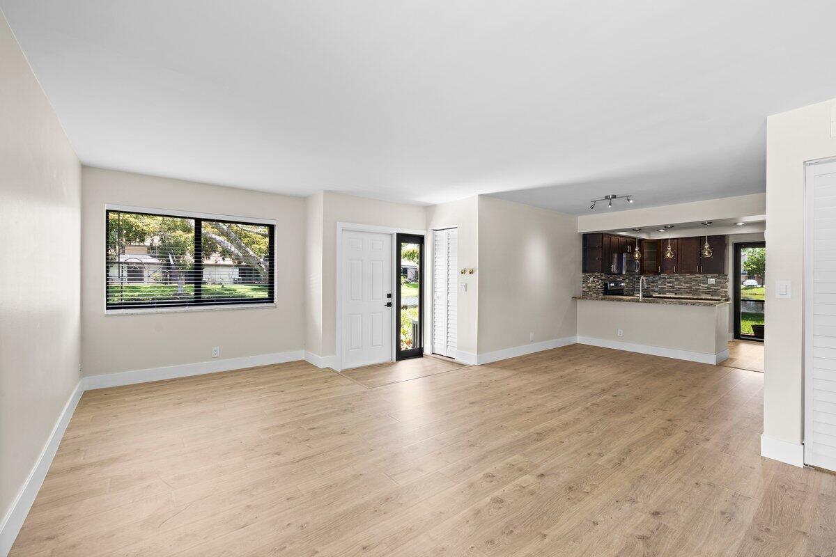 28 Wimbledon Lake Drive # 222, Plantation FL 33324 photo 5