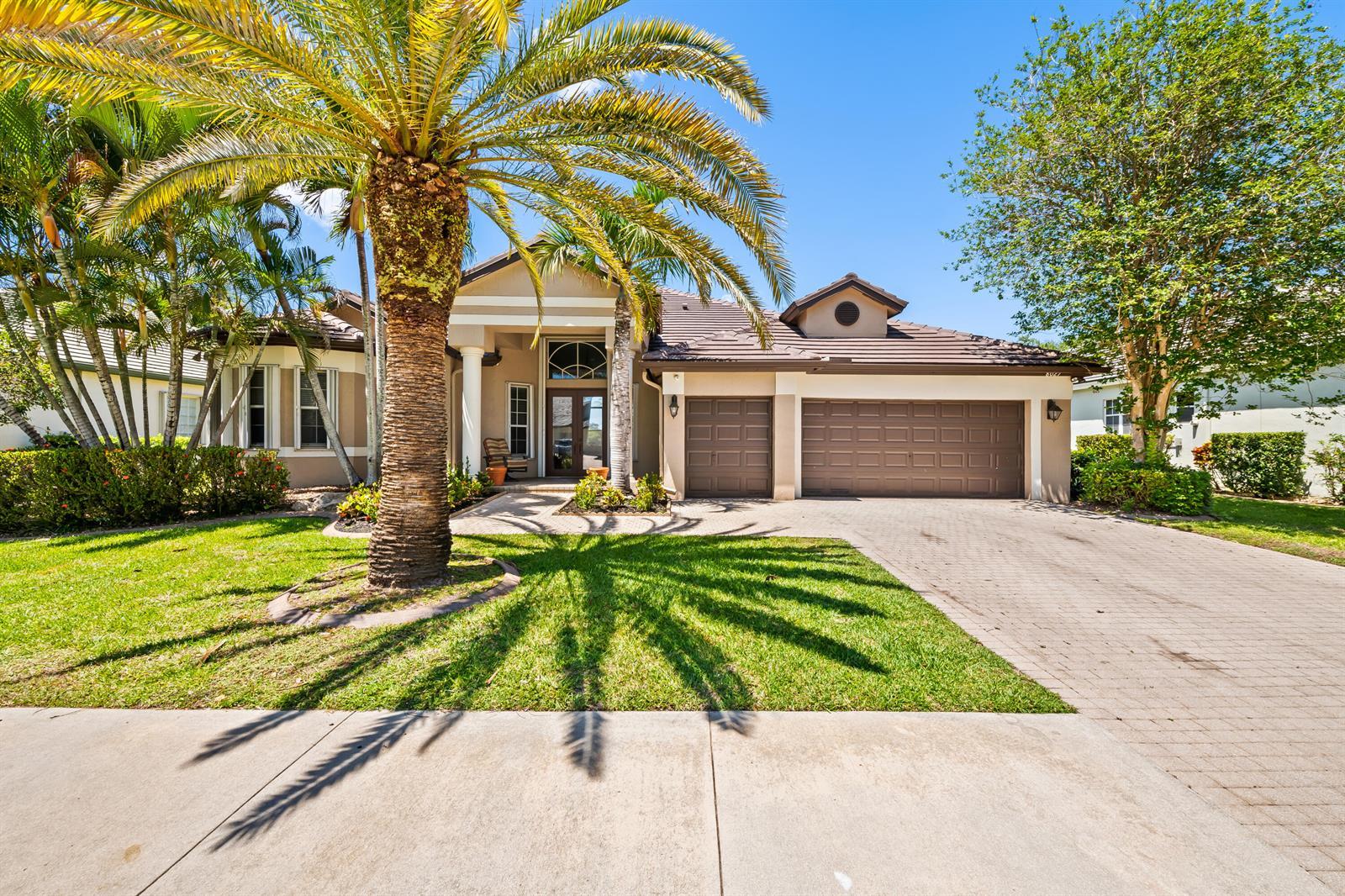 8027 N Savannah Circle, Davie FL 33328