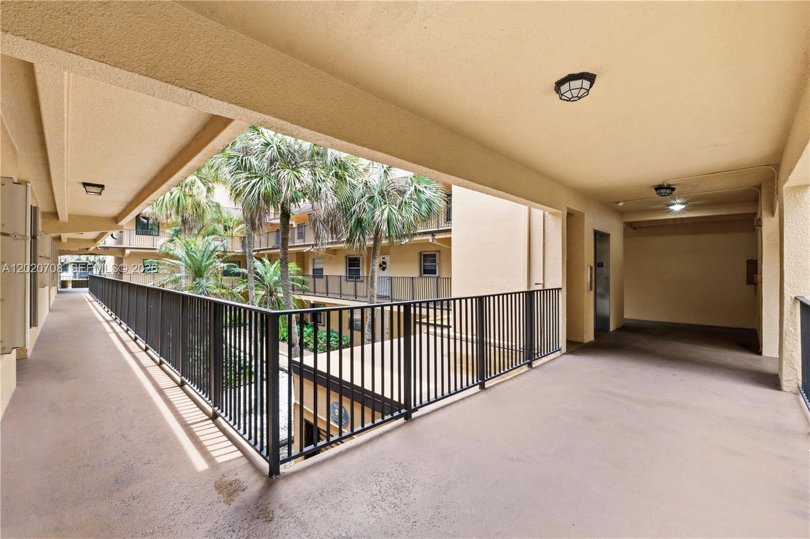 430 Commodore Dr # 213, Plantation FL 33325 photo 5