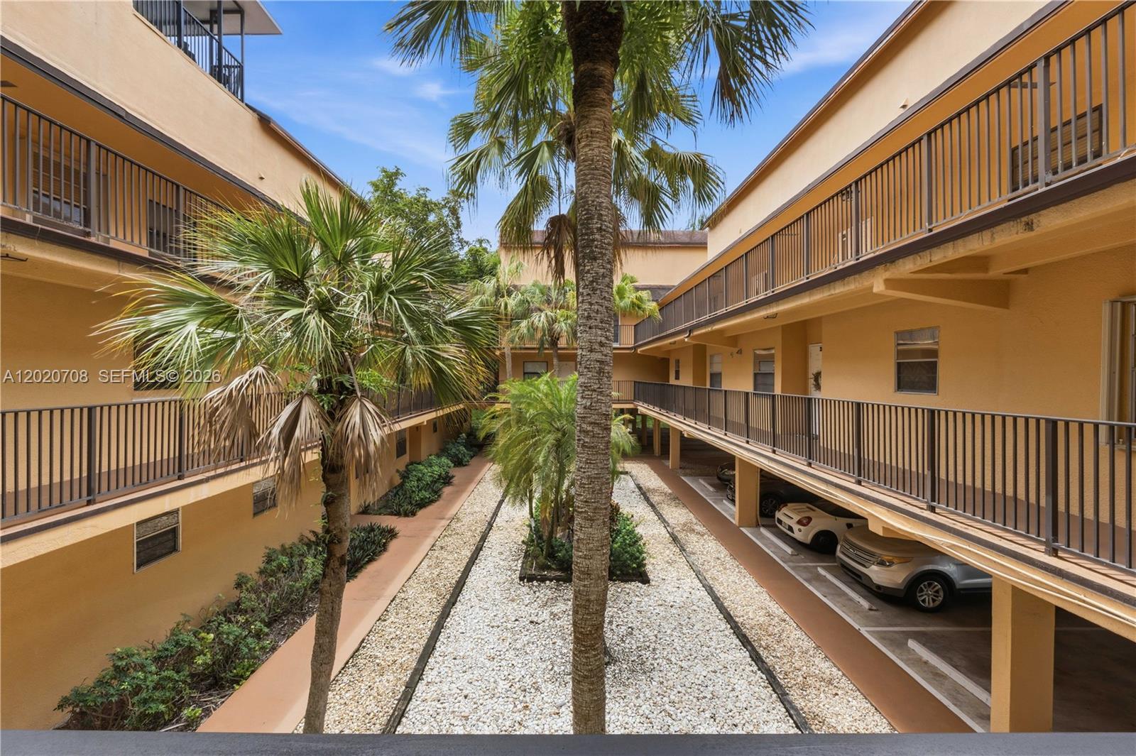 430 Commodore Dr # 213, Plantation FL 33325 photo 4