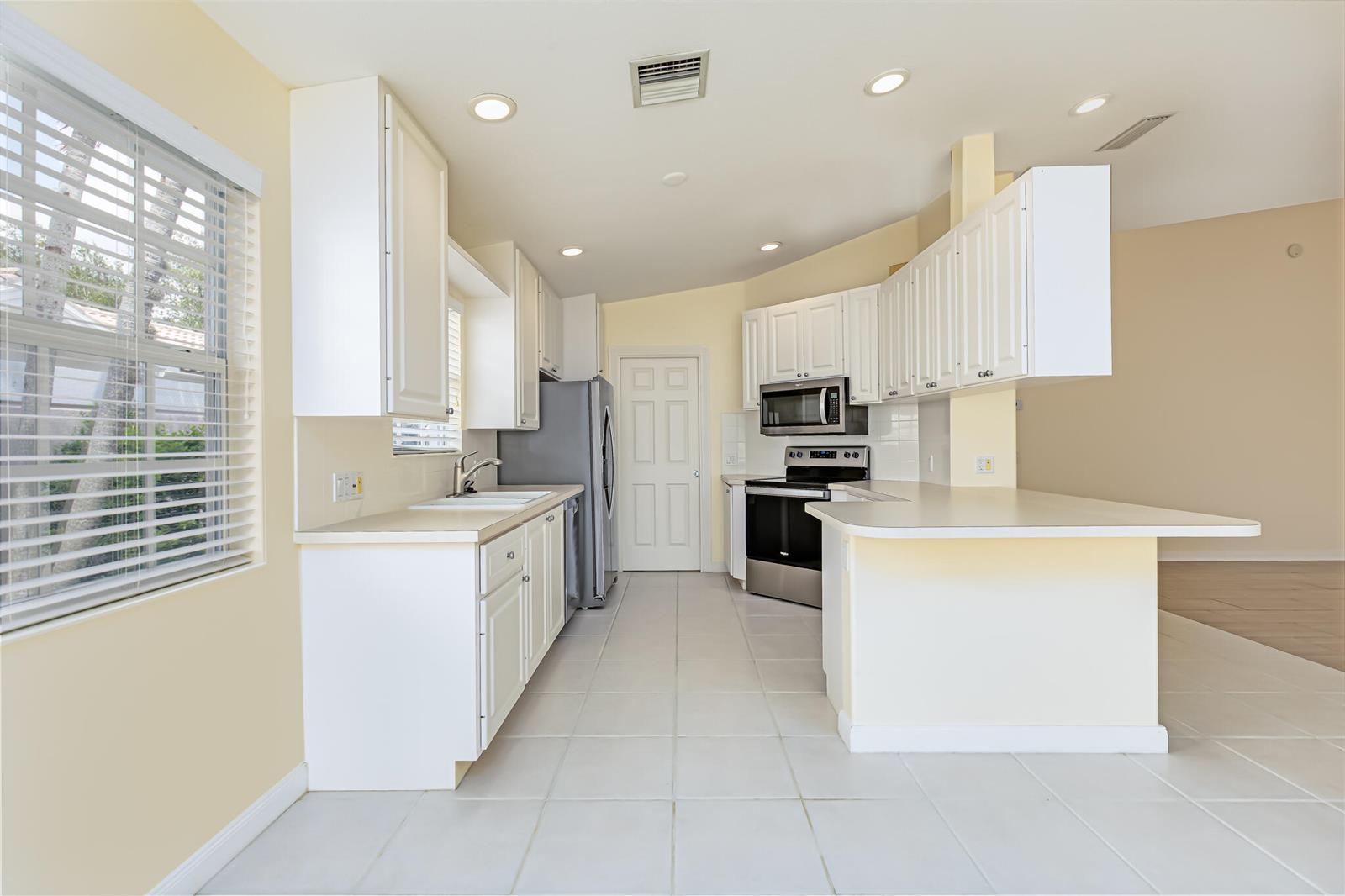 10714 SW Elsinore Drive, Port St. Lucie FL 34987 photo 5
