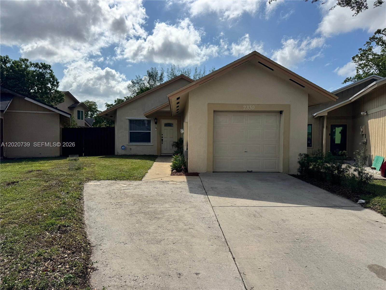 2330 SW 80th Ter, Miramar FL 33025 photo 2