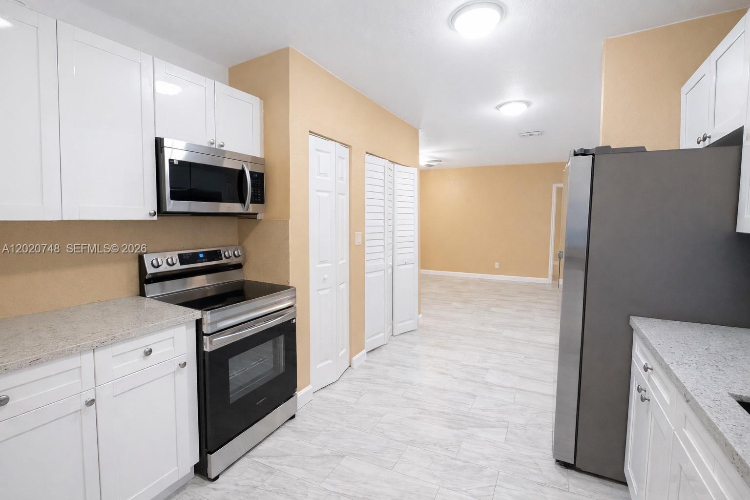 1015 NW 8th Ave # B, Fort Lauderdale FL 33311 photo 4