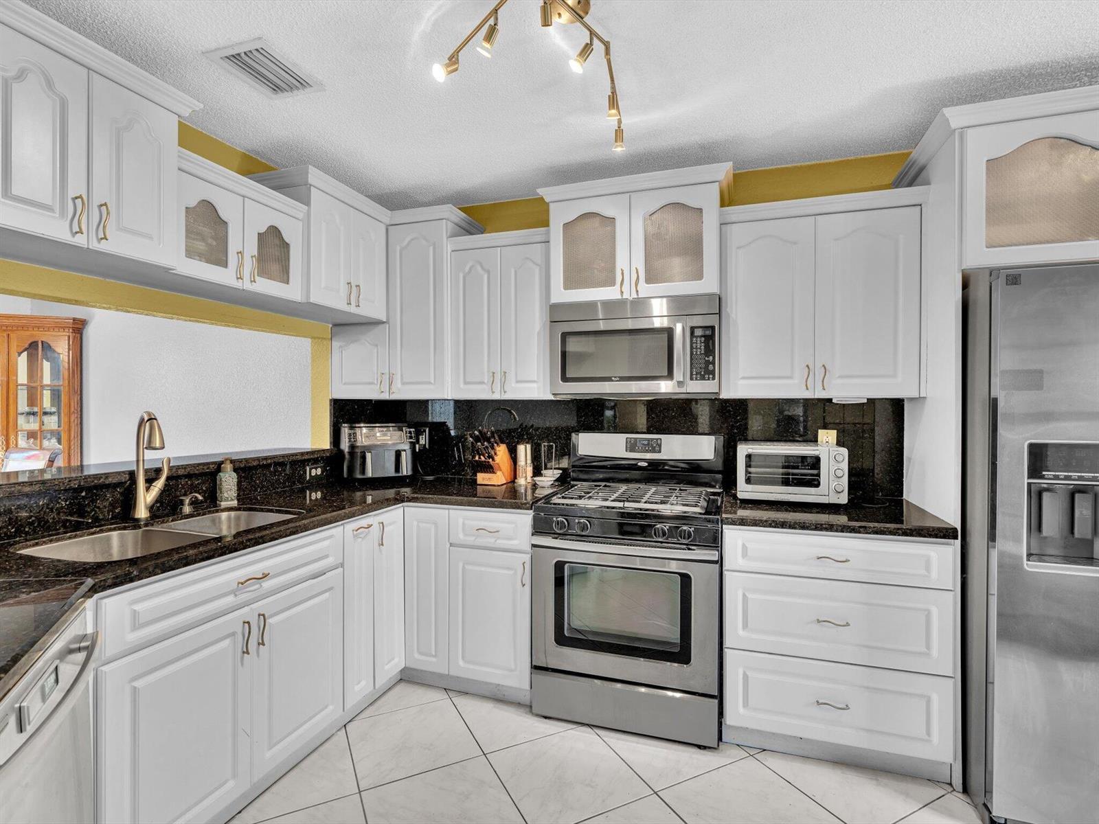 8991 NW 53rd Street, Sunrise FL 33351 photo 2