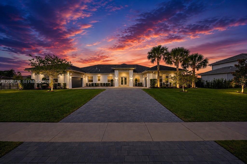2031 Meadows Dr, Davie FL 33324