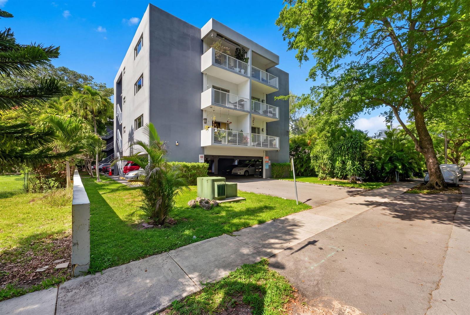 645 NE 121st Street, North Miami FL 33161 photo 2
