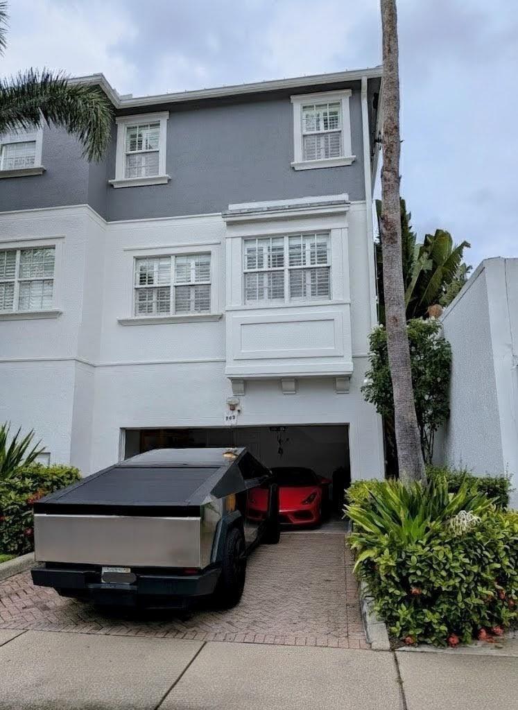 290 NE 5th Avenue, Delray Beach FL 33483
