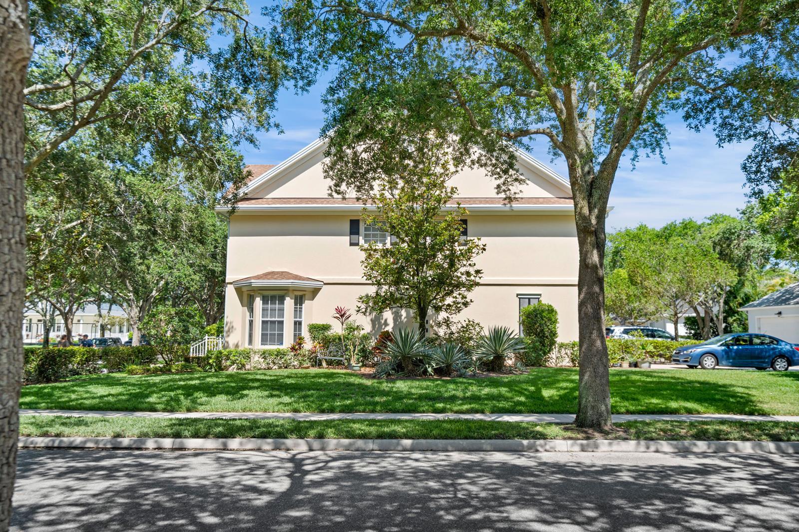 246 Iris Drive, Jupiter FL 33458 photo 3