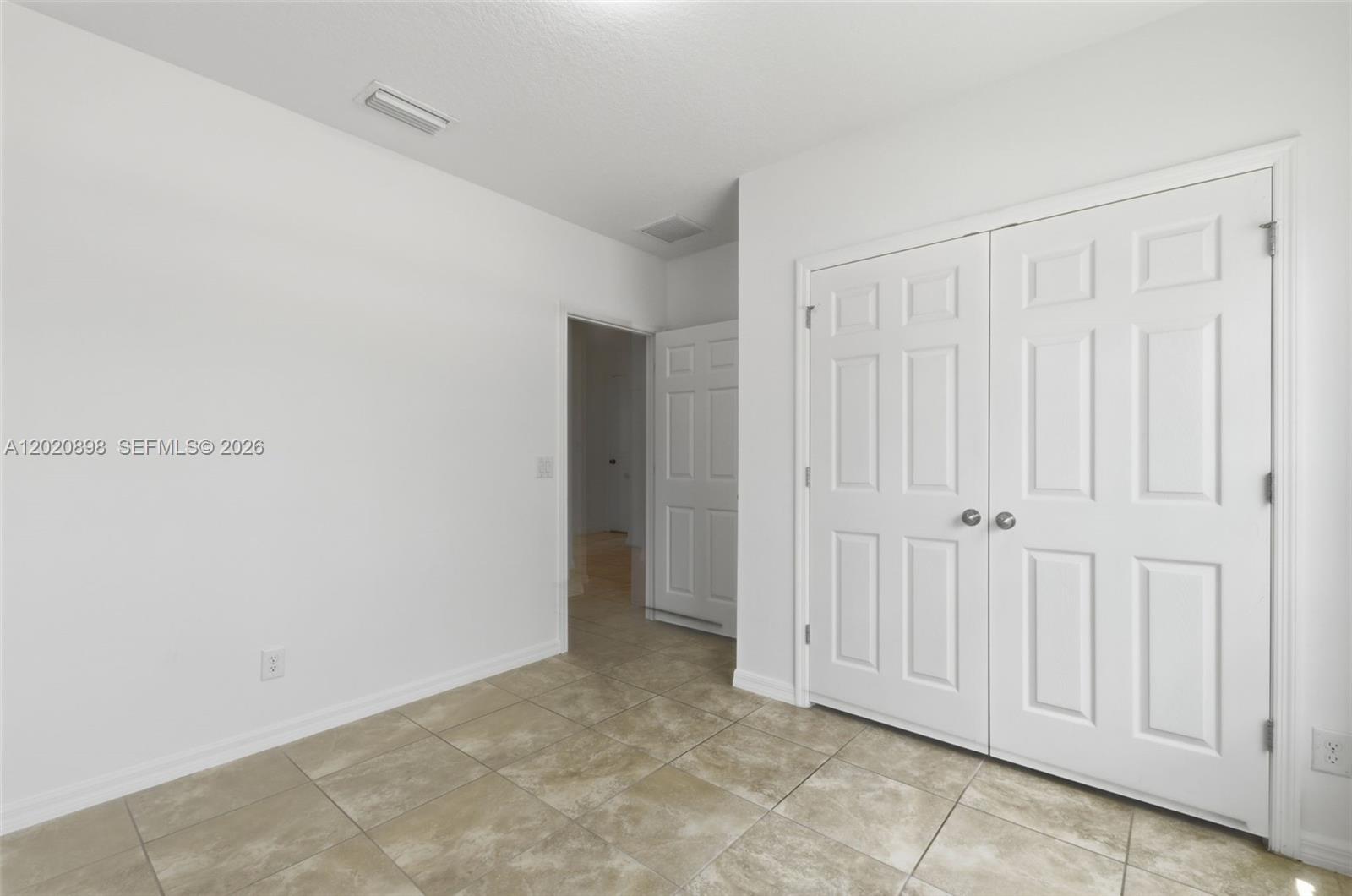 652 Samuel, Davenport FL 33837 photo 5