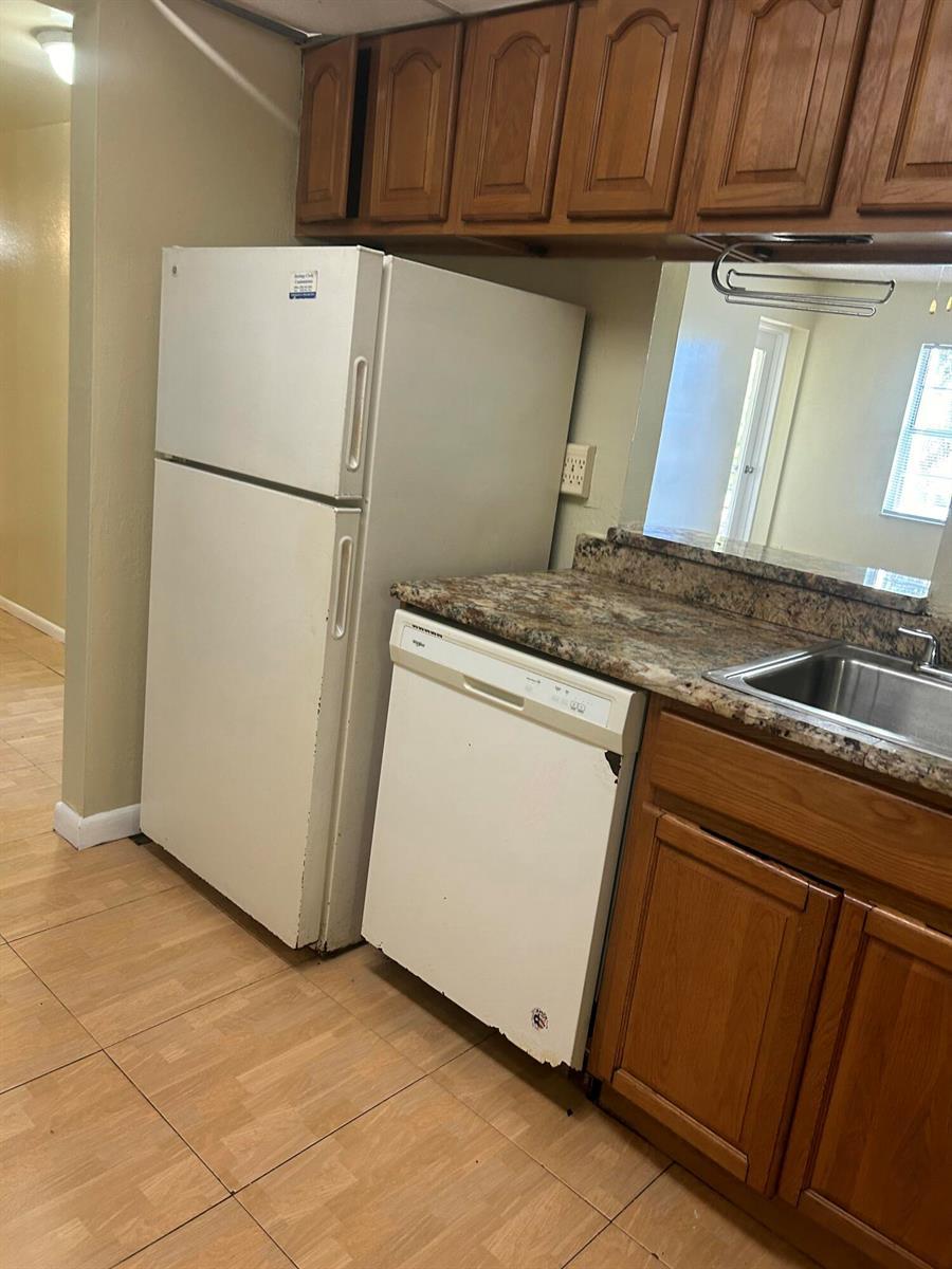 4304 NW 9th # 2d, Deerfield Beach FL 33064 photo 2