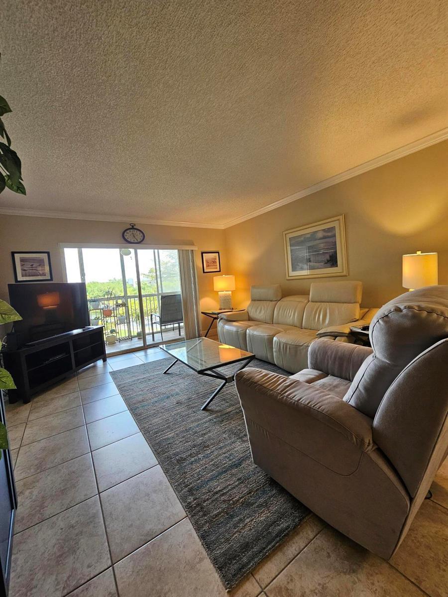9537 Weldon Circle, Tamarac FL 33321 photo 2