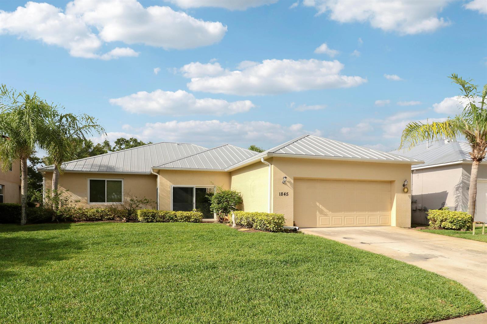 1845 Pointe West Way, Vero Beach FL 32966 photo 2