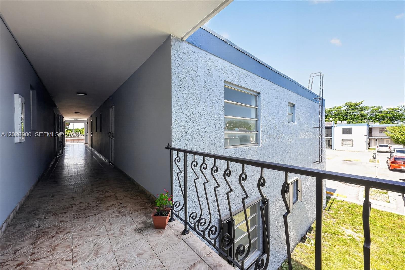 145 SW 30TH CT # B208, Miami FL 33135 photo 3