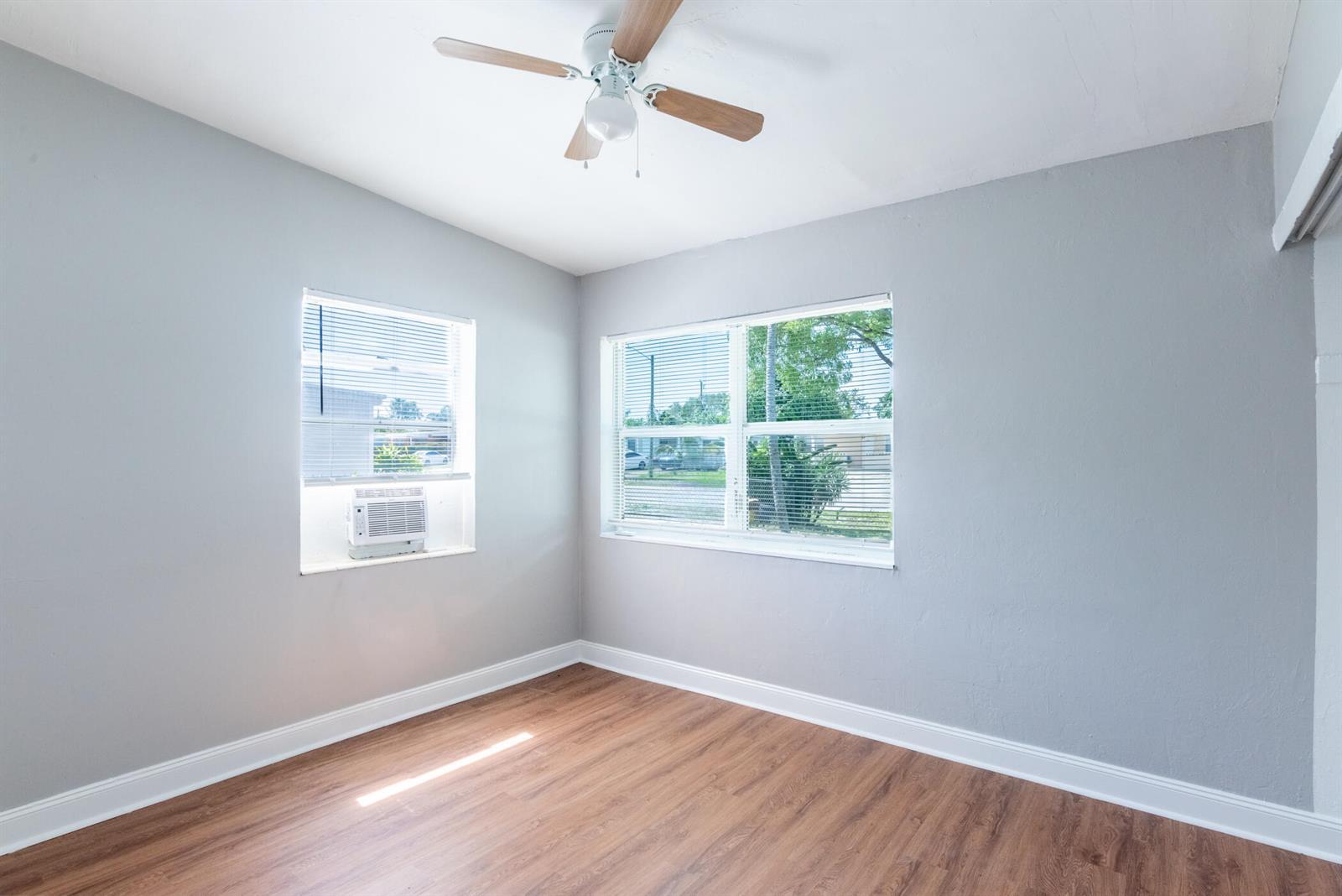 191 Tulip Tree Drive, Lake Worth FL 33462 photo 2