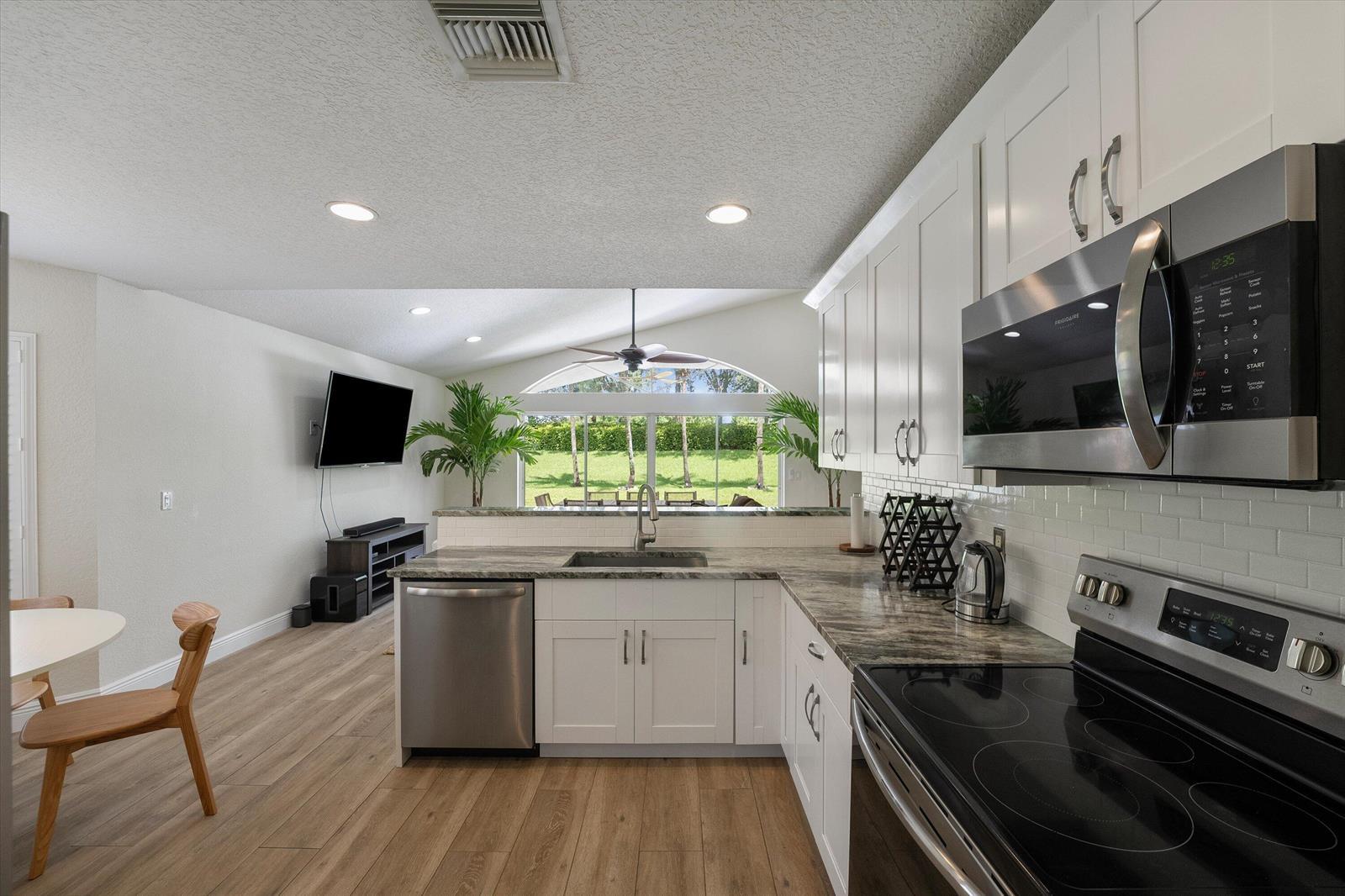 4033 Bluff Harbor Way, Wellington FL 33449 photo 5