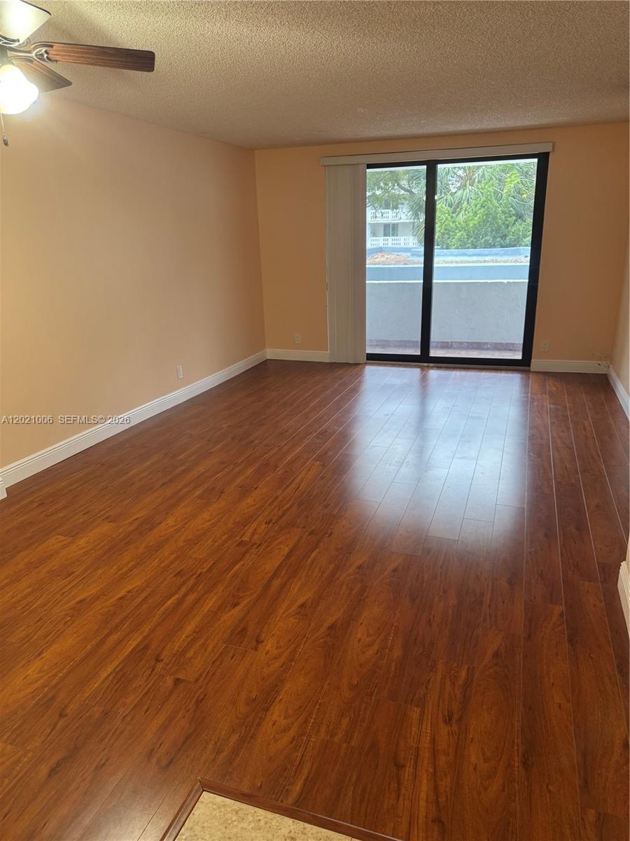 901 Hillcrest Dr # 208, Hollywood FL 33021 photo 2