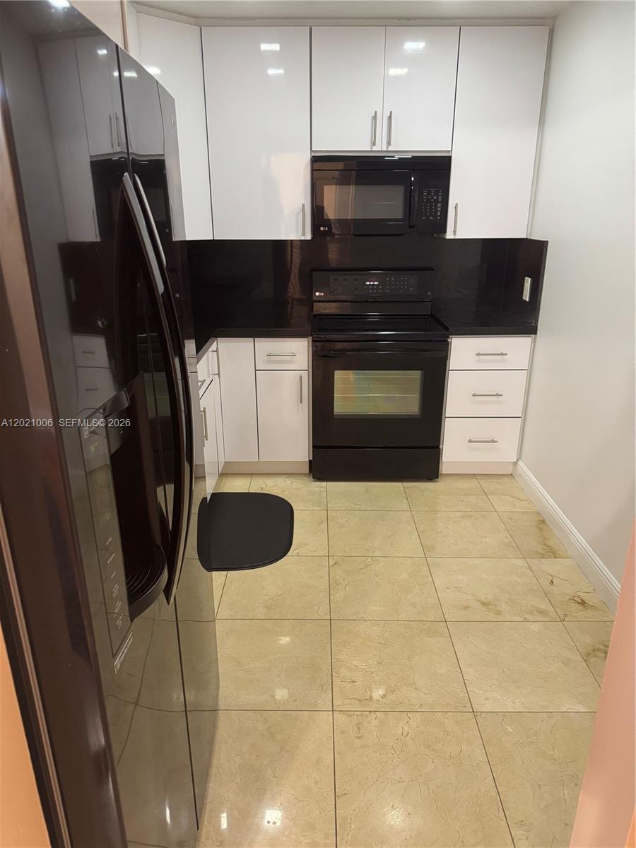901 Hillcrest Dr # 208, Hollywood FL 33021 photo 4