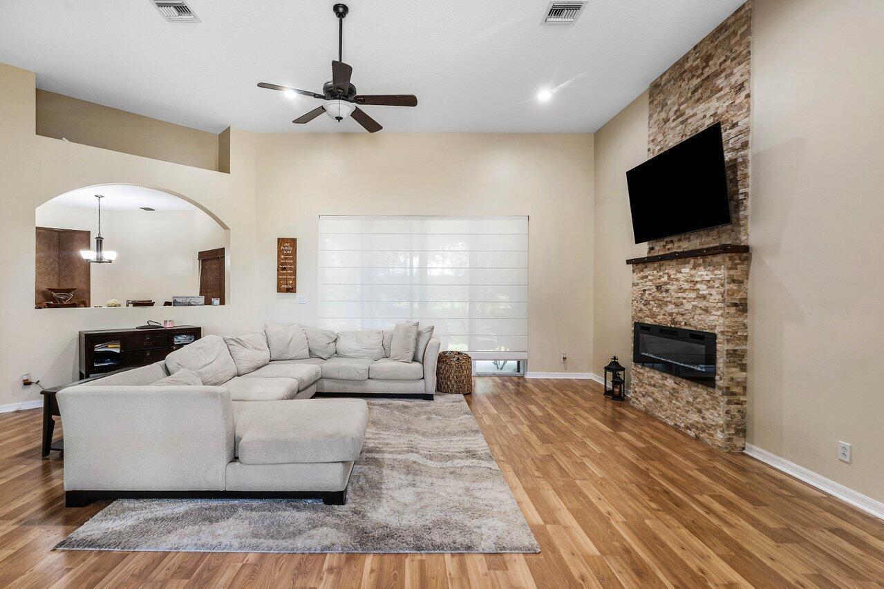 11302 Edgewater Circle, Wellington FL 33414 photo 5