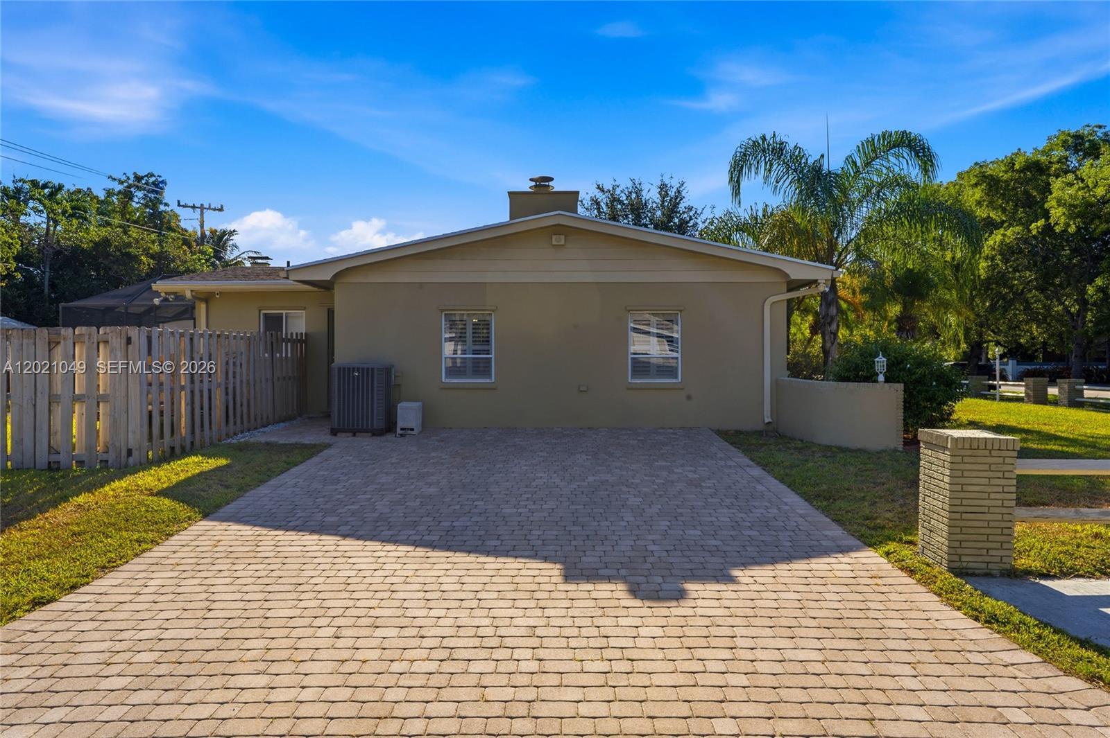8495 SW 160th St, Palmetto Bay FL 33157 photo 2
