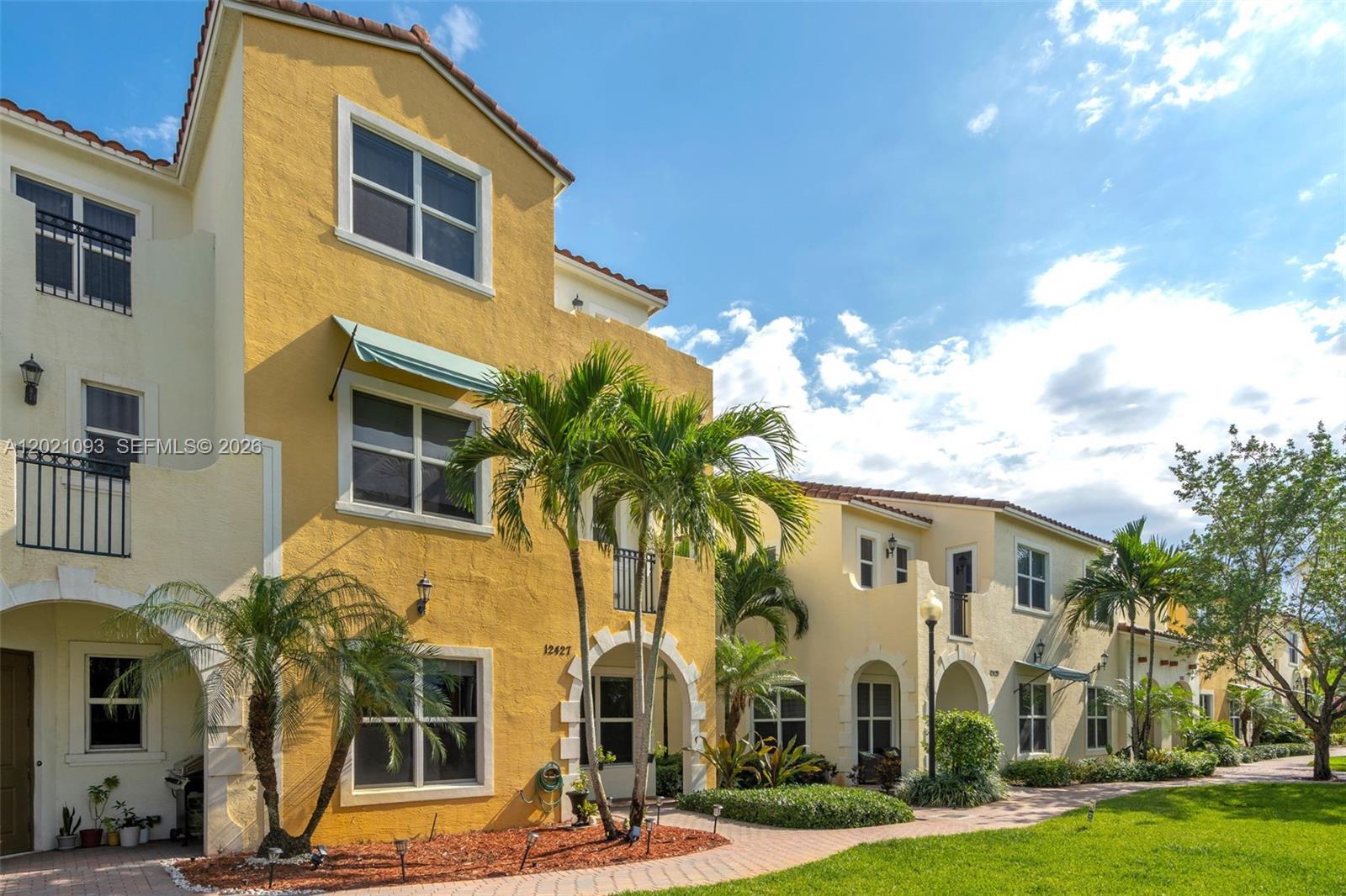 12427 NW 18th Ct, Pembroke Pines FL 33028 photo 3