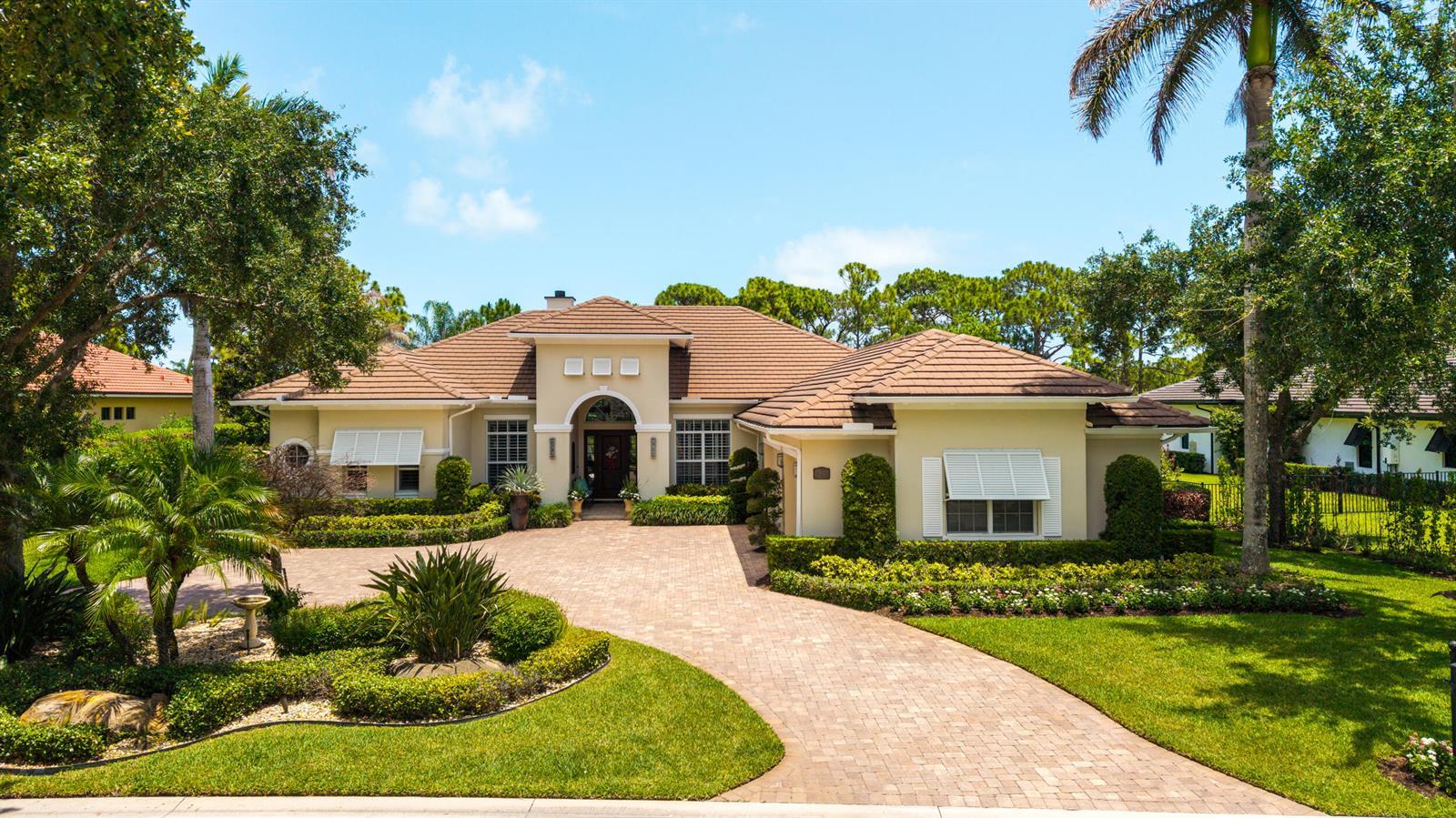 10135 SE Sandpine Lane, Hobe Sound FL 33455 photo 2