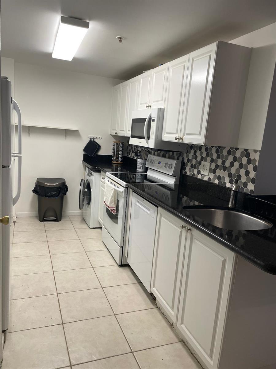 2060 Greenview Shores Boulevard # 319, Wellington FL 33414 photo 4