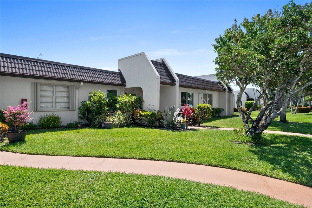 178 Lake Susan Lane, West Palm Beach FL 33411 photo 3