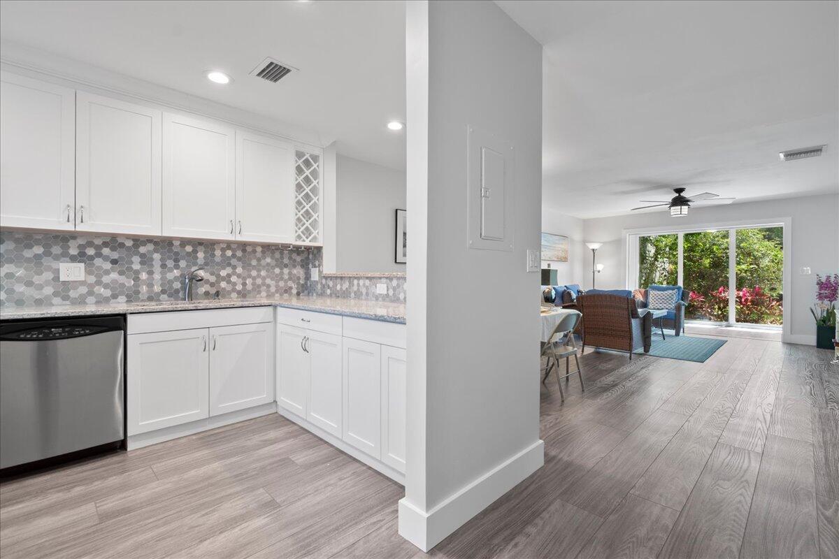 178 Lake Susan Lane, West Palm Beach FL 33411 photo 4