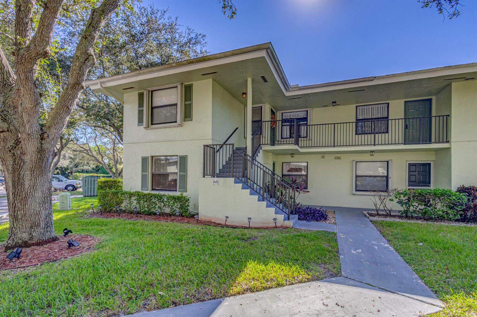 601 Sabal Ridge Circle # A, Palm Beach Gardens FL 33418 photo 2
