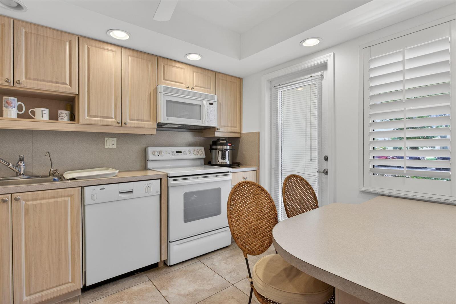 3150 NE 48th Court # 104, Lighthouse Point FL 33064 photo 5