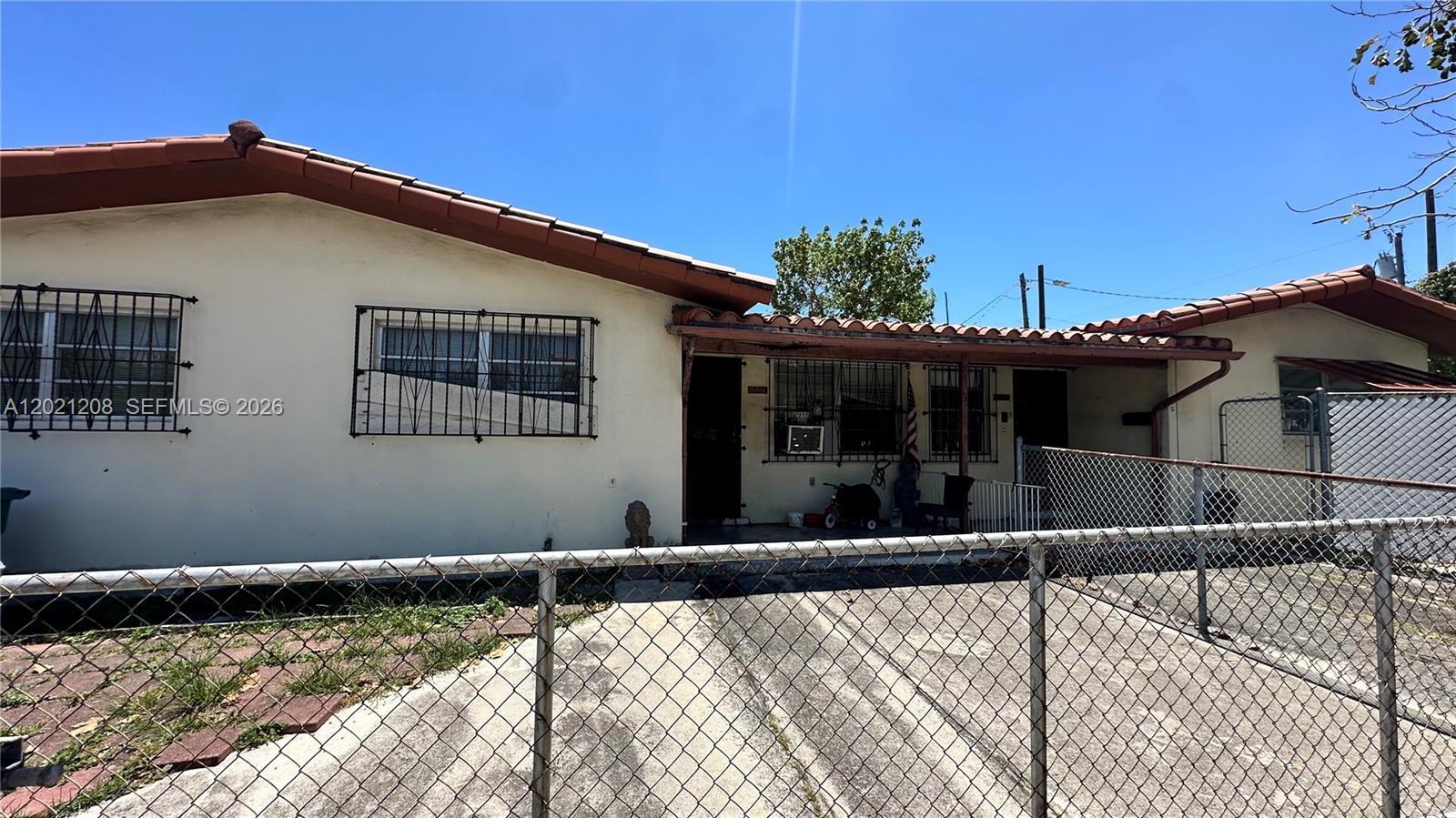 1050 SW 10th St, Miami FL 33130