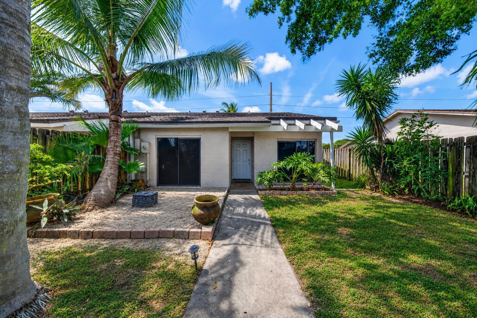 1036 E Lakes Drive, Pompano Beach FL 33064 photo 3