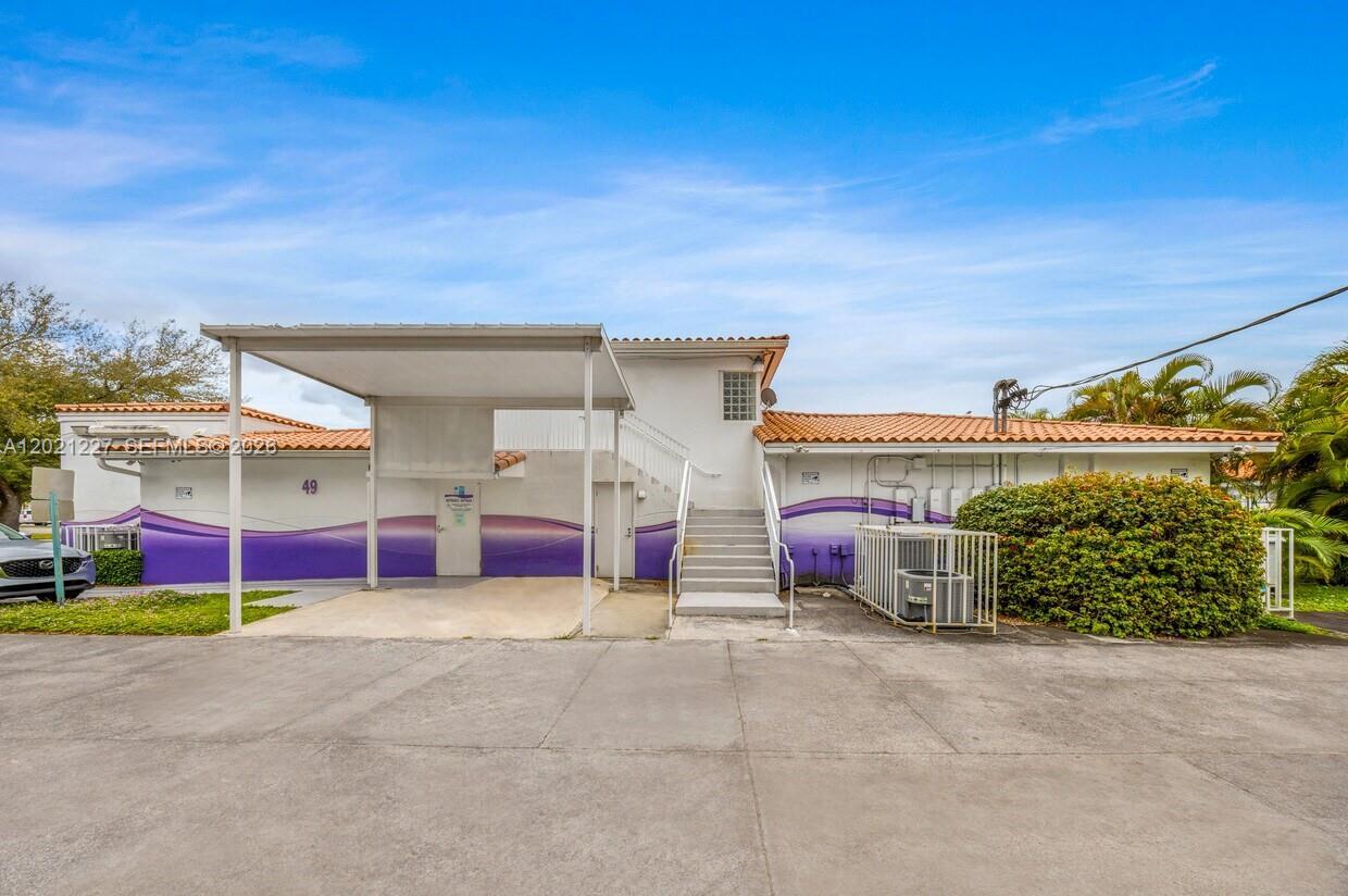 49 W 49TH St, Miami Beach FL 33012