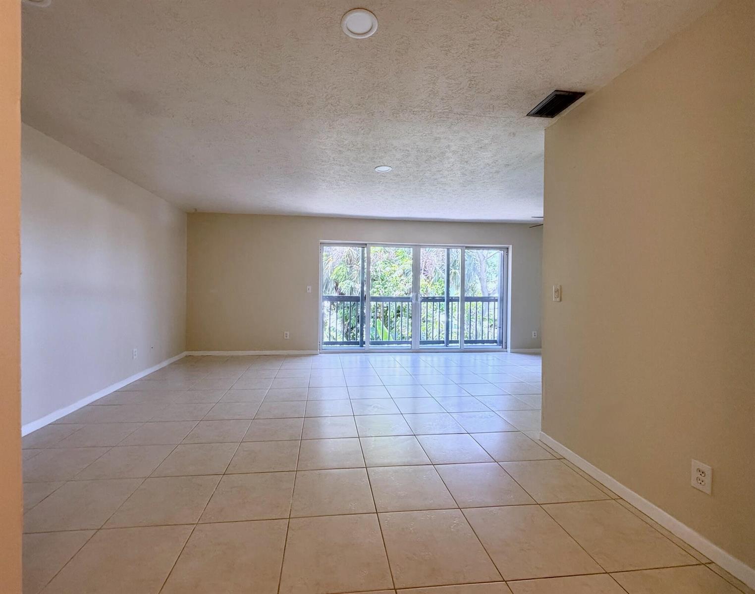 1180 Carlton Court # 207, Fort Pierce FL 34949 photo 3