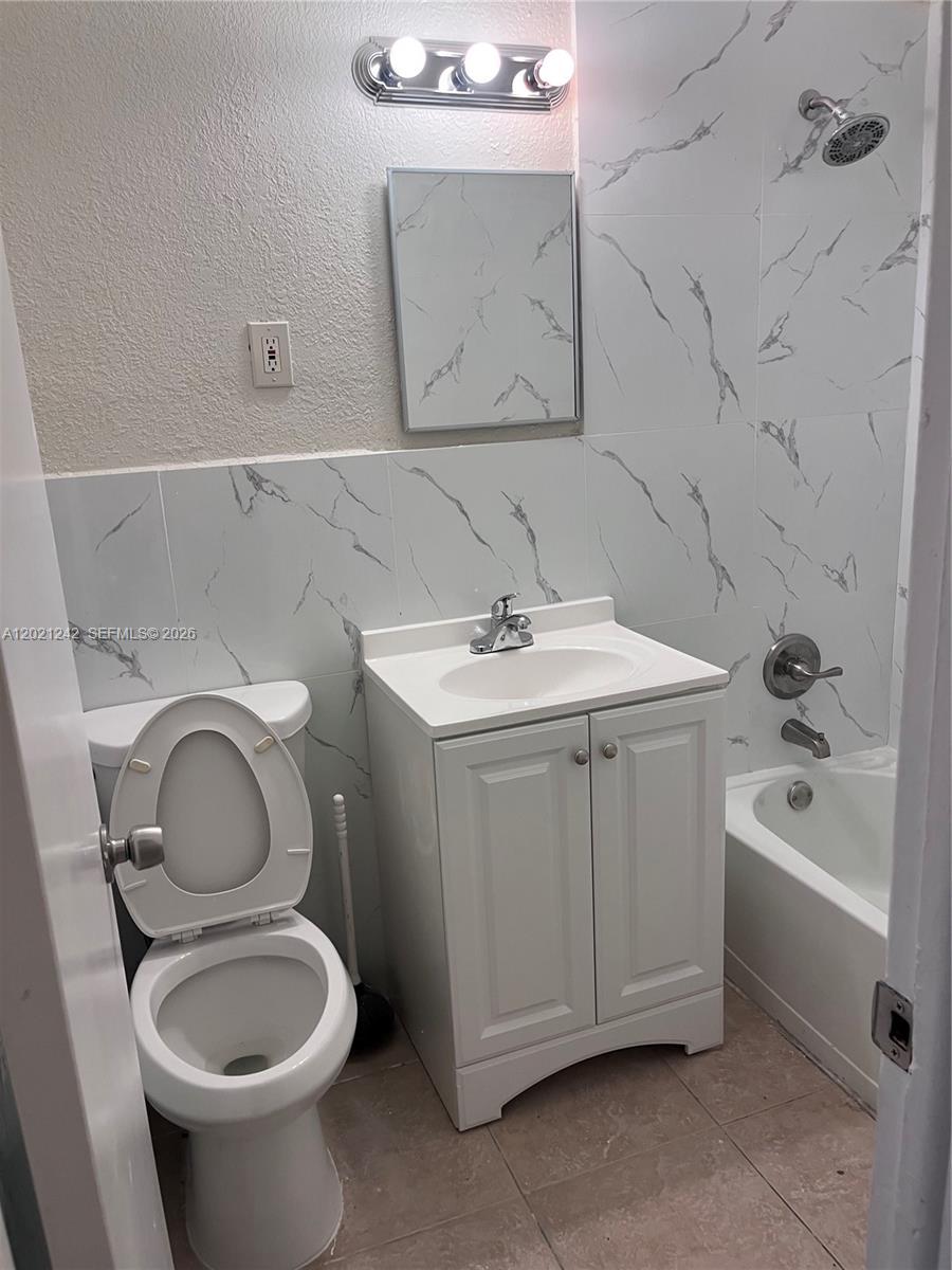 109 NW 14th Way # 4, Dania Beach FL 33004 photo 5