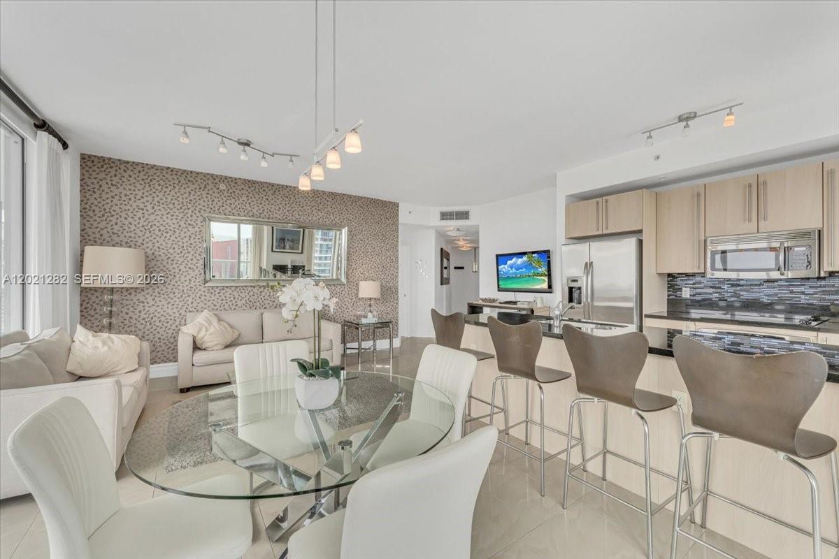 79 SW 12th St, Miami FL 33130 photo 4