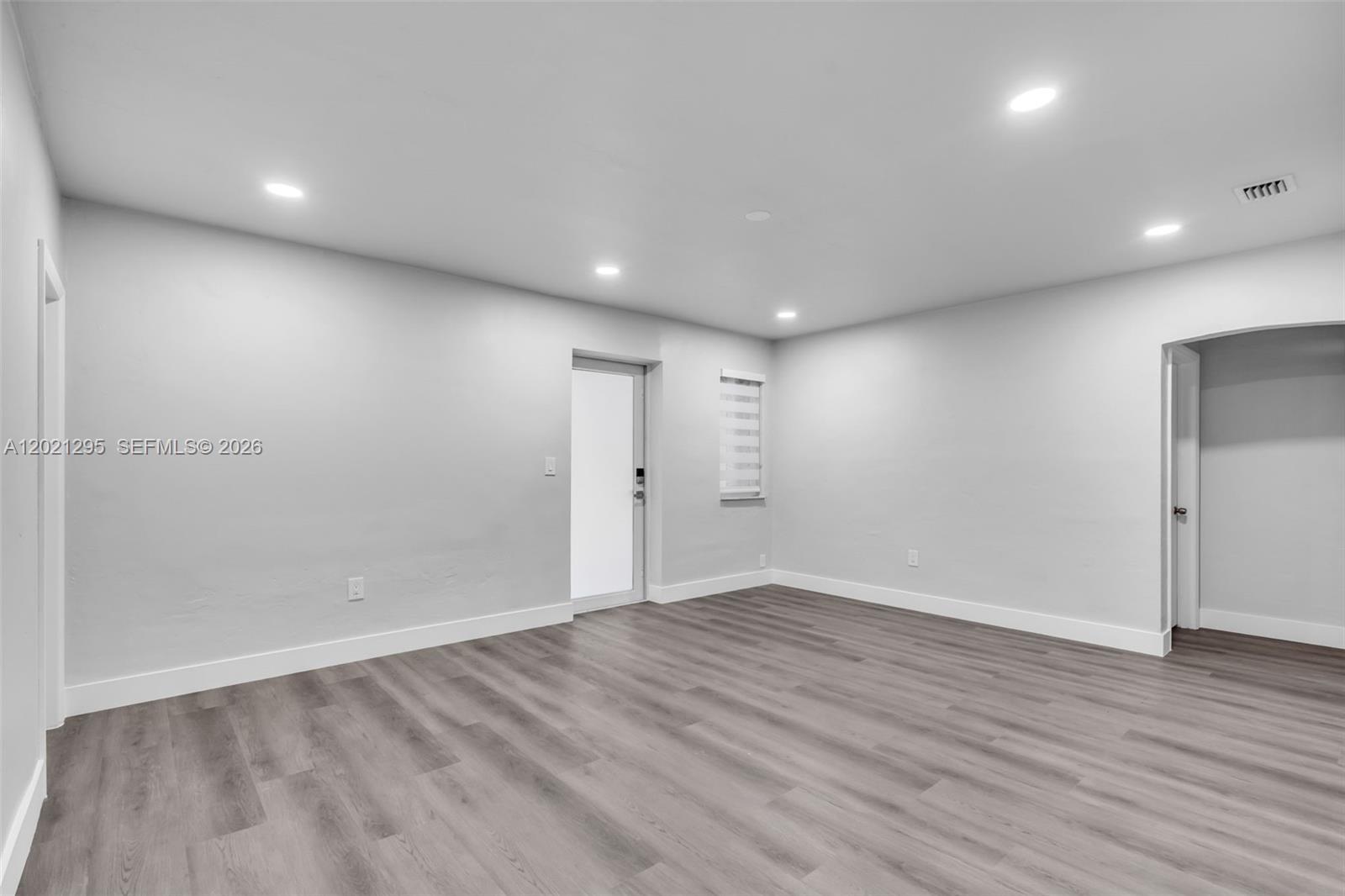 648 South Dr, Miami Springs FL 33166 photo 4