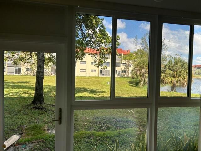 8020 Sunrise Lakes Drive N # 111, Sunrise FL 33322 photo 4