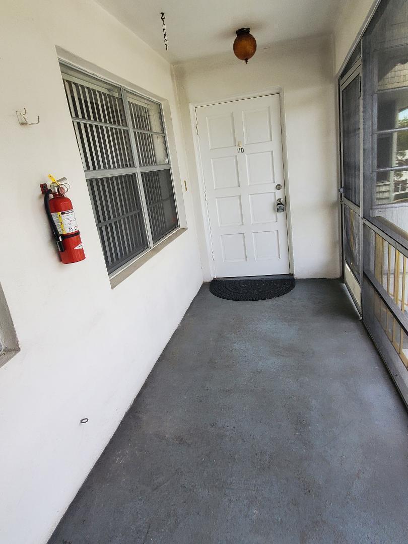 110 Stratford H, West Palm Beach FL 33417 photo 2