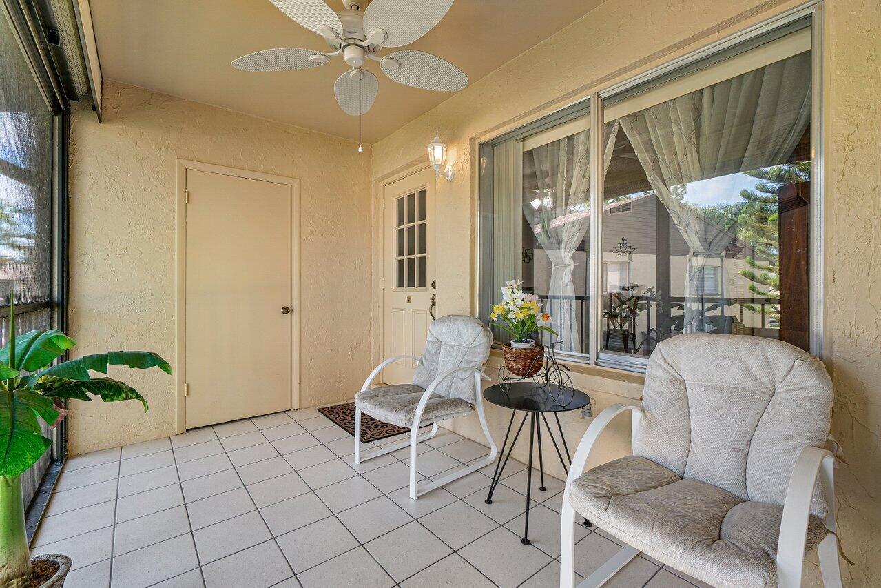407 Pine Glen Lane # 1, FL 33463 photo 2